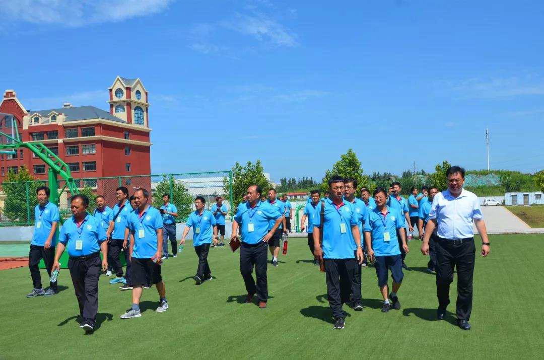 烛光行动培训学员走进莱西市济南路中学和国开恒星莱西校区参观学习