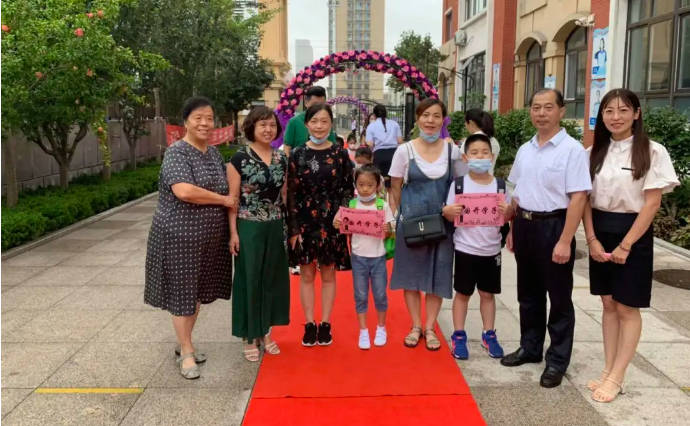 启迪智慧化育生命青岛市北区国开实验学校小学部迎新仪式