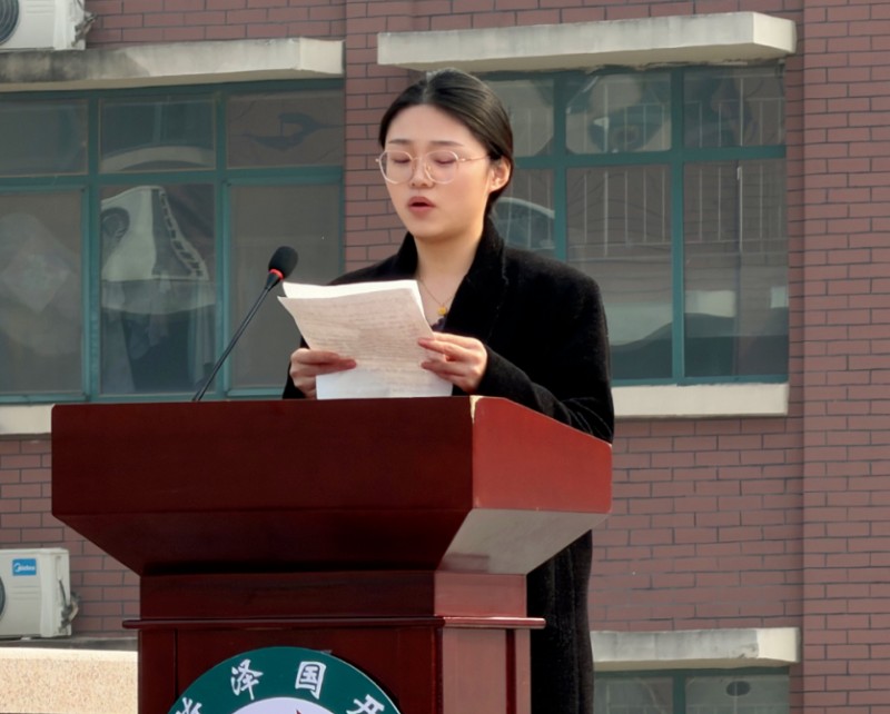 国开精彩教育红旗手特辑三尺讲台守初心立德树人暖芳华_8.jpg