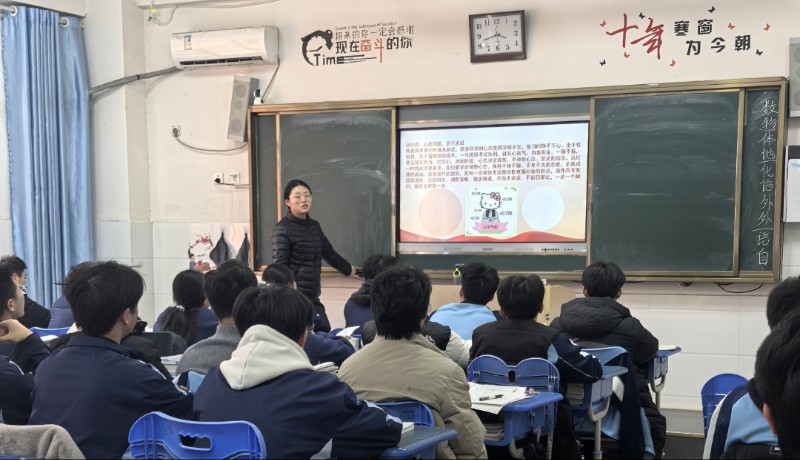 国开精彩教育红旗手特辑三尺讲台守初心立德树人暖芳华_15.jpg