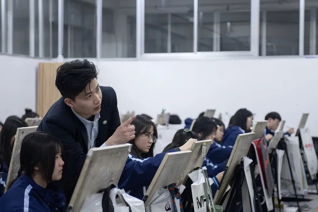 国开精彩教育喜报菏泽国开中学美术组3名学子入选青春墨韵筑梦未来青少年书画比赛初评_18.jpg